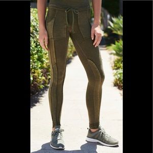 Mid Rise Leggings